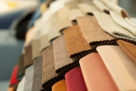 Wybór tkaniny i kolorów do mebli tapicerowanych